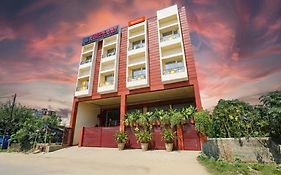 Fabhotel Trijal Inn
